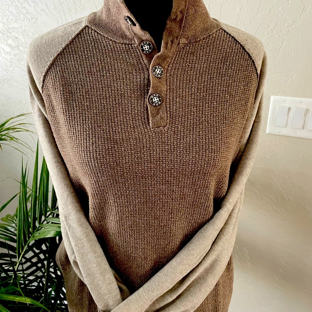 Buckle BKE Mens brown sweater, button up, great condition.